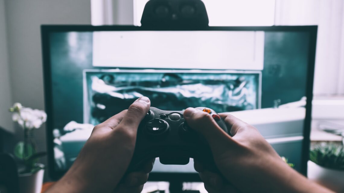 4 Ways to Earn Money With Video Games